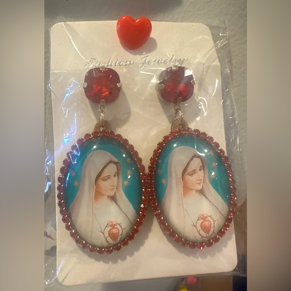 Mother Mary sacred heart drop earrings - Picture 1 of 6